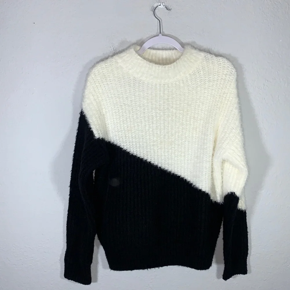 Cocobleu New York Eyelash Knit Colorblock Sweater (Size S)